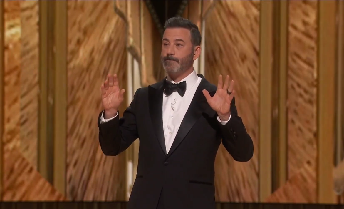 Jimmy Kimmel faz piada com o tapa que Will Smith deu em Chris Rock no Oscar