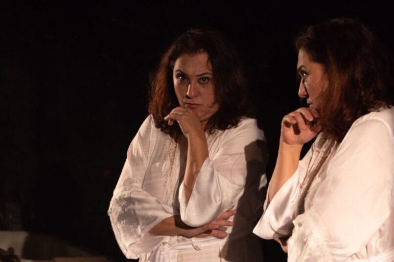 ”A Idade da peste” com solo de atuação e direção da Cácia Goulart com dramaturgia de Reni Adriano.