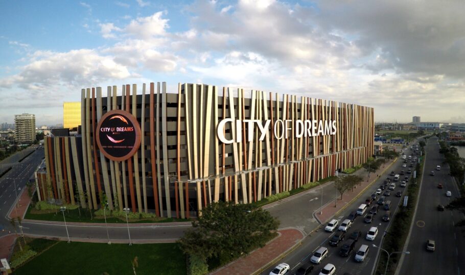 O mega complexo que une luxo e entretenimento foi inaugurado em Manila em fevereiro de 2015