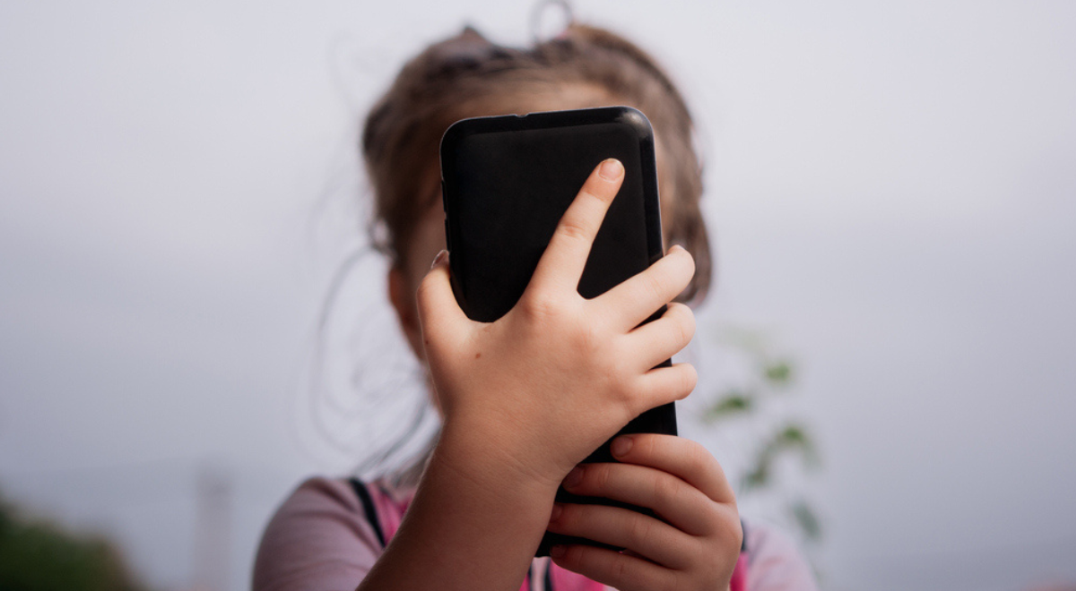 Sinal de alerta: uso exagerado de redes sociais na infância e na adolescência pode ter impactos profundos na saúde mental – iStock/Getty Images