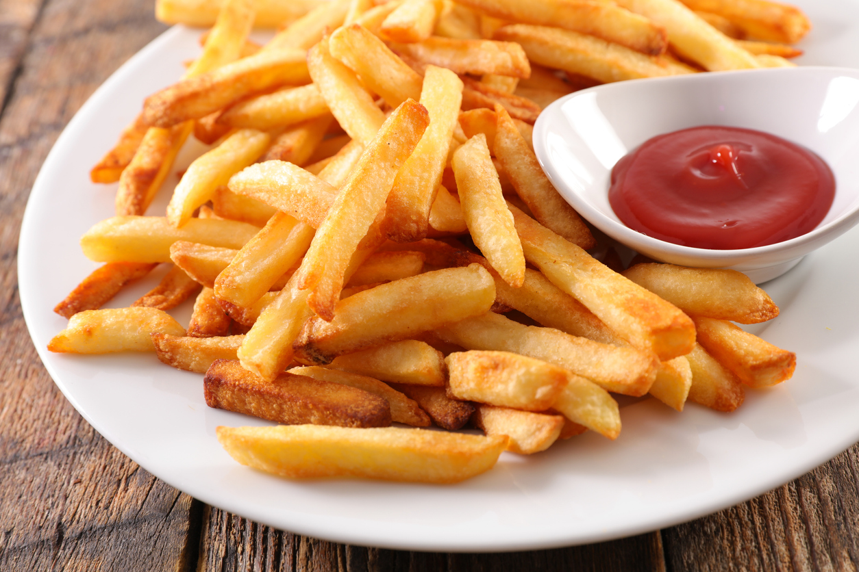 Estudo aponta que consumo exagerado de batata frita pode aumentar risco de doença