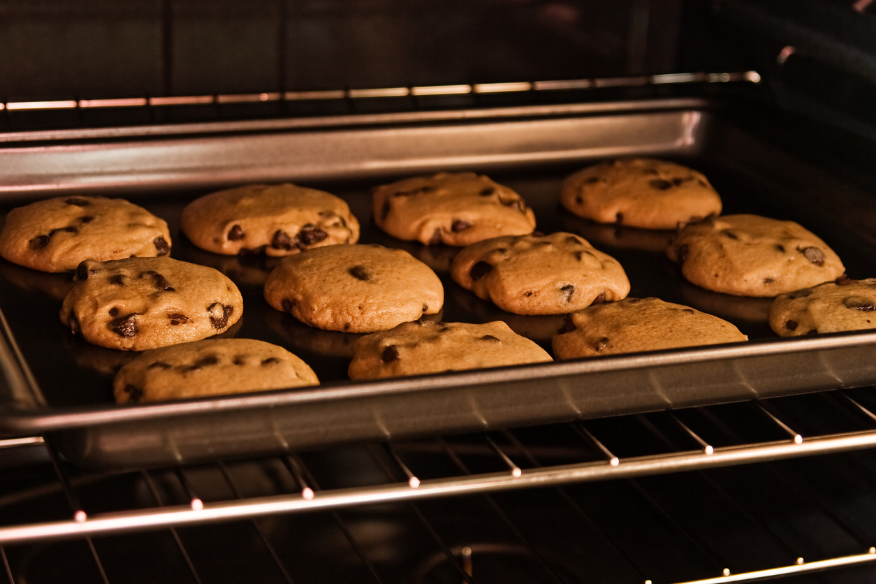 Esta receita de cookies com gotas de chocolate vai te transportar pros EUA