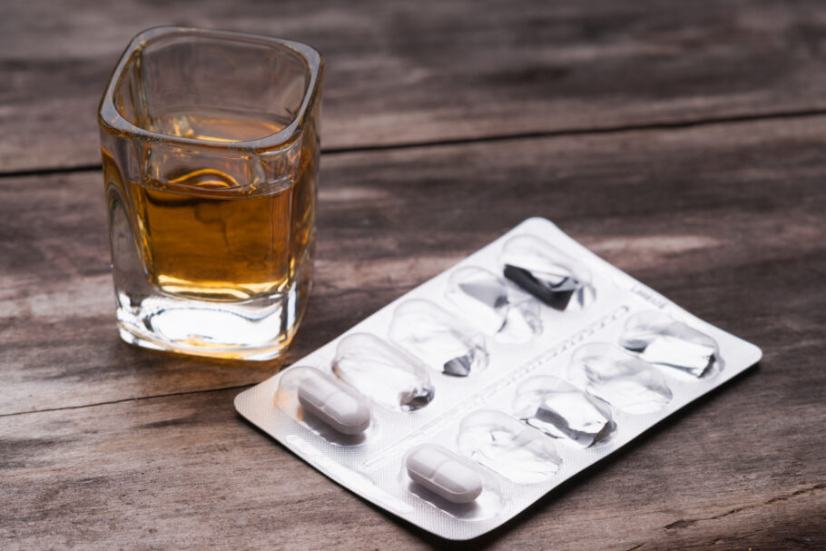 Mistura entre zolpidem e bebida alcóolica pode causar vários efeitos indesejáveis