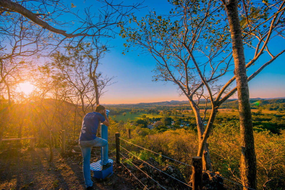 Trilha do Mirante da Luneta, em Bonito (MS)