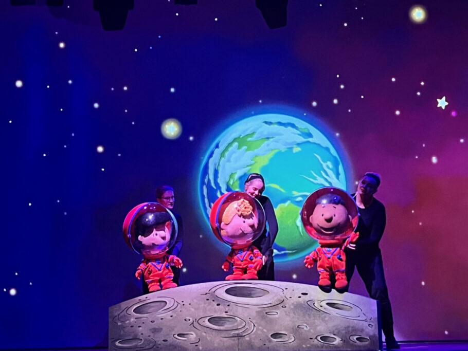 Turma do Snoopy tem aventura no espaço, em show de marionetes