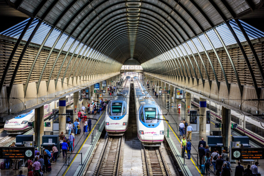 Governo da Espanha oferece viagens ‘gratuitas’ de trem; saiba como conseguir