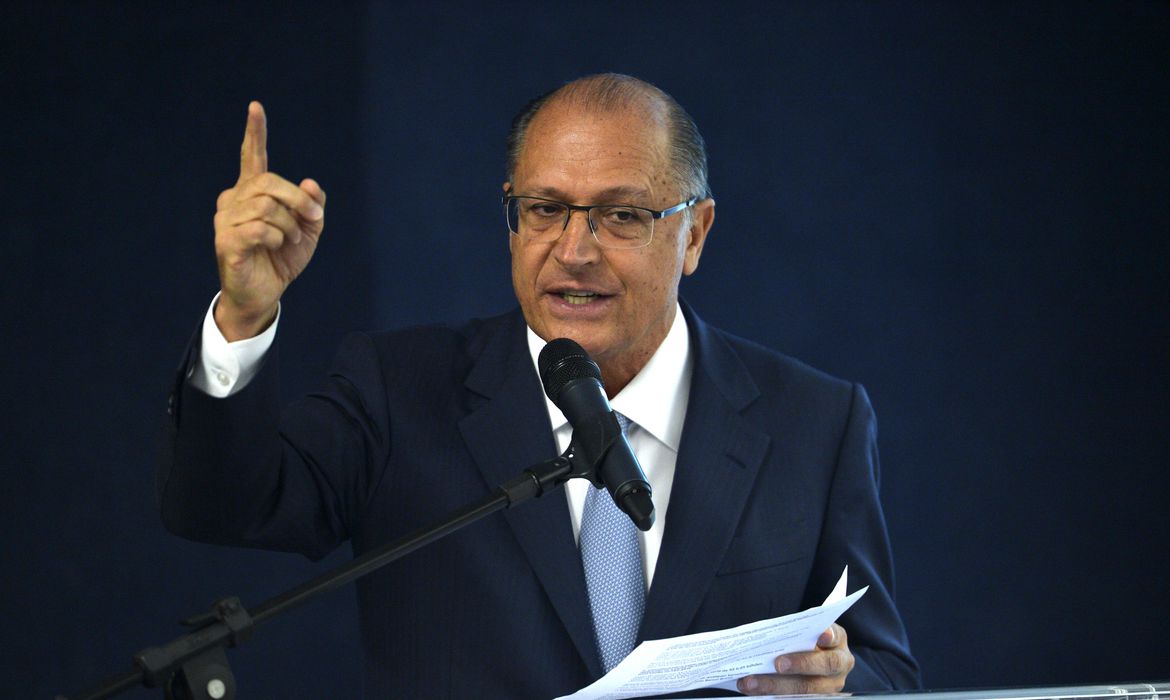 Alckmin choca brasileiros e explica por que acredita que dólar a R$ 5 é bom