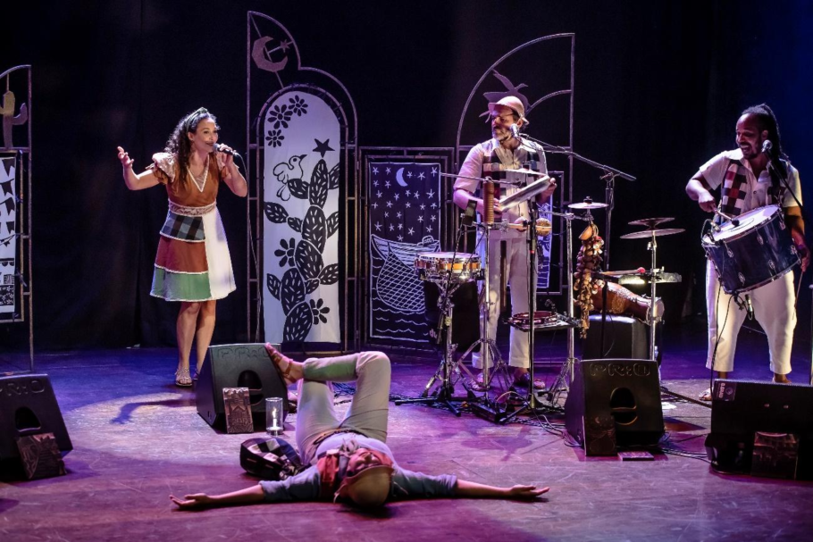 Espetáculo musical ‘Cordel Viajante’ conduz o público a uma viagem poética e vibrante pelo sertão nordestino