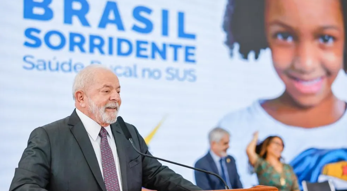 Presidente Lula durante cerimônia em que anunciou sanção da lei de atendimento odontológico pelo SUS