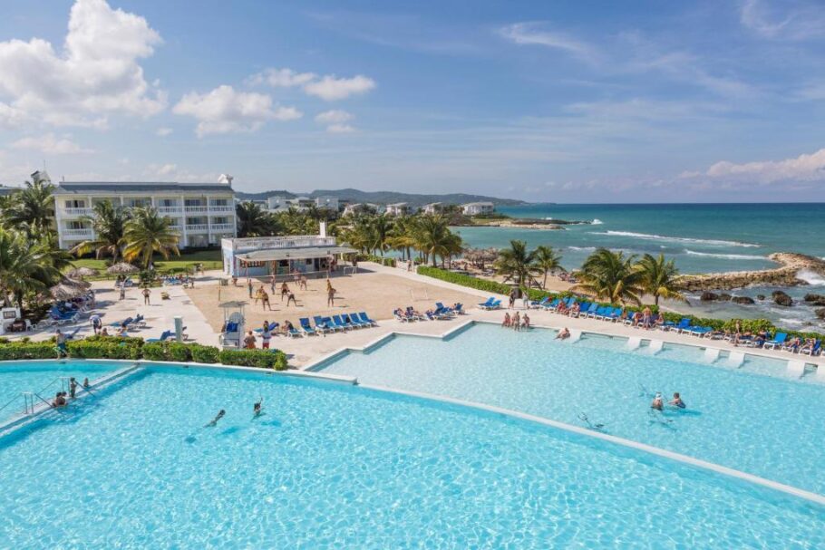 Vista das piscinas do Grand Palladium Jamaica Resort & Spa