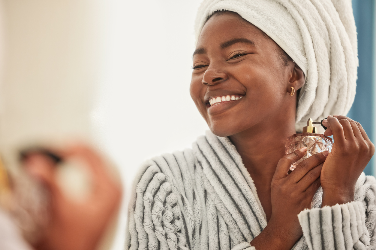 6 segredos para manter o perfume por mais tempo na pele