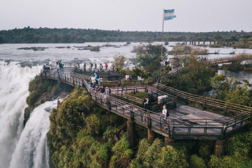O lado argentino das Cataratas do Iguaçu possui dois circuitos de visita, inferior e superior