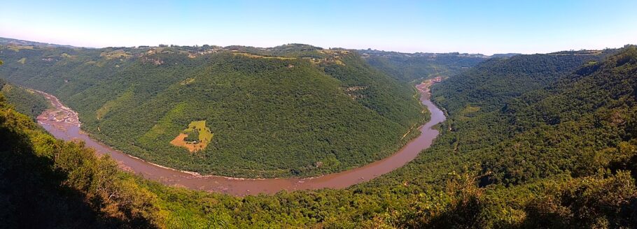 Vista panorâmica do rio das Antas, em Nova Pádua