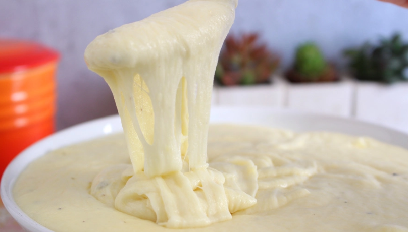 Aligot é uma espécie de purê de batatas com queijo