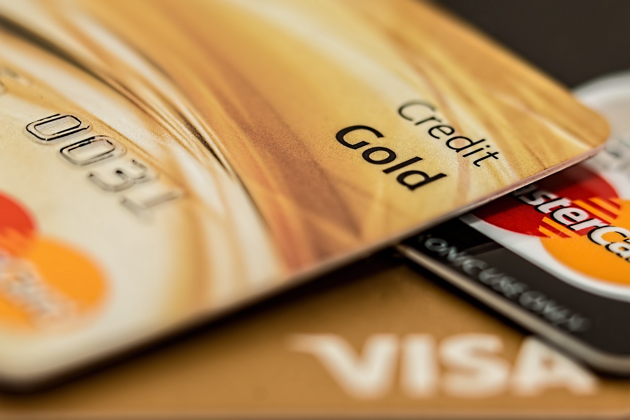 Cartão de crédito pode ser usado por quem tem nome sujo