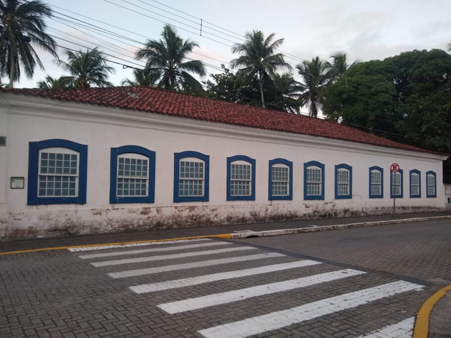 A casa das 13 janelas no Centro Histórico de São Sebastião, no litoral norte de SP