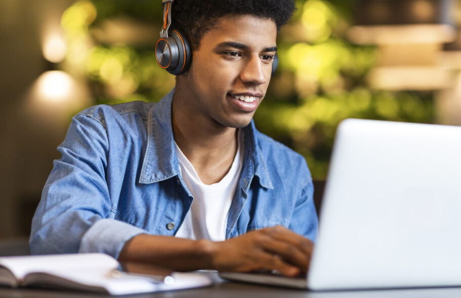 Coletivo oferece cursos gratuitos de qualificação a jovens