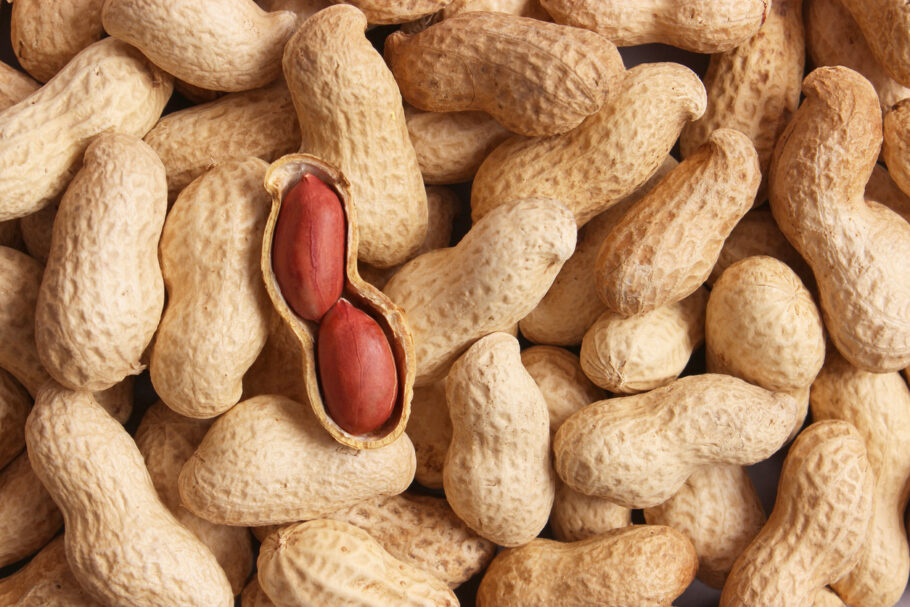 Moderate consumption of peanuts is equivalent to 30 grams