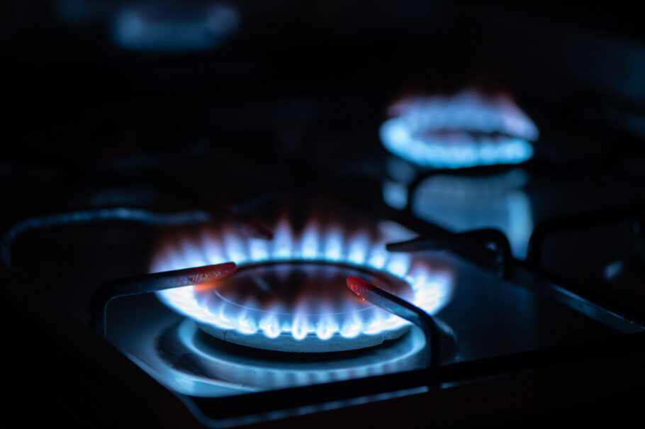 Cozinhar com fogão ou forno a gás libera o carcinógeno benzeno, alertou um estudo
