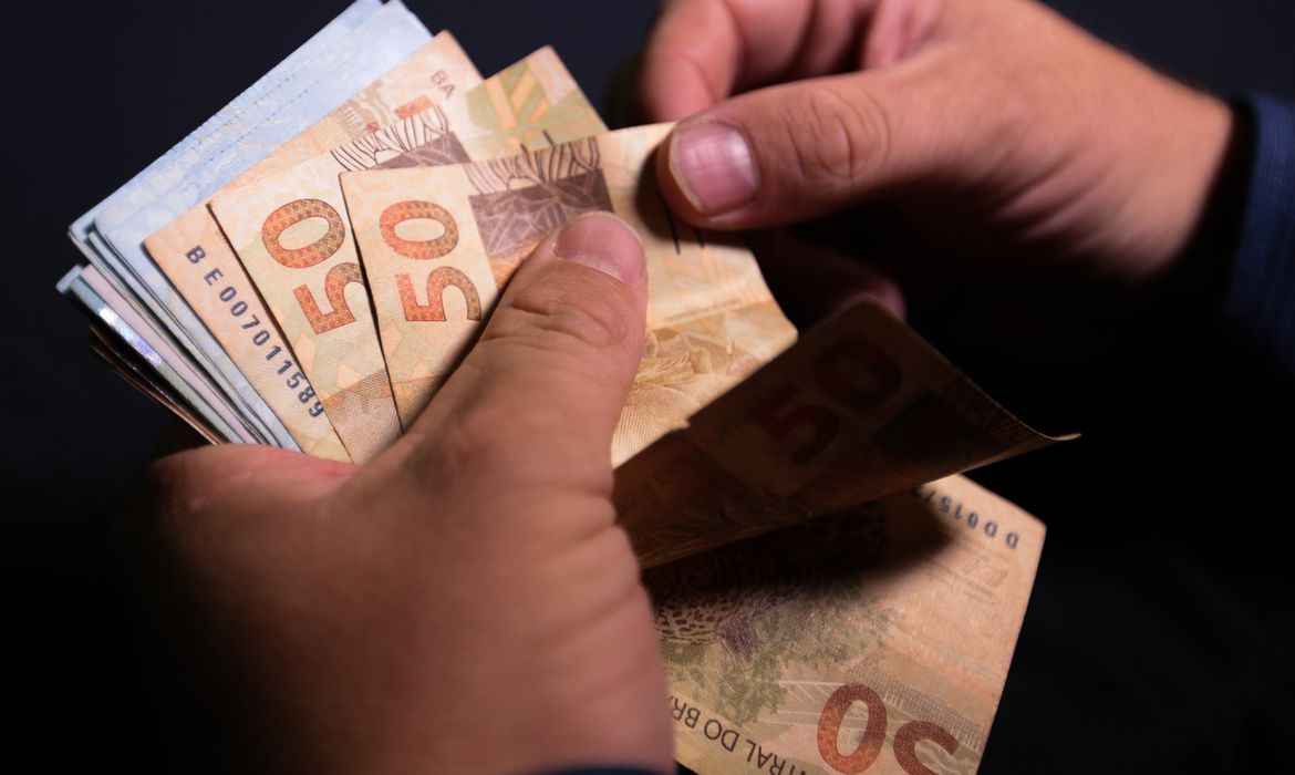 Mercado traz previsão de mais dinheiro para brasileiros
