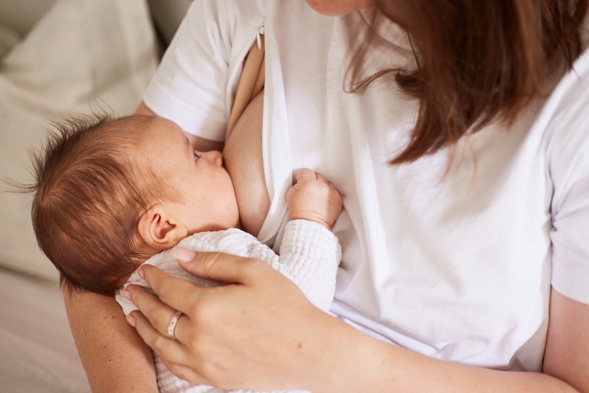 Bebês que mamam tem menos risco de morrer no 1º ano de vida
