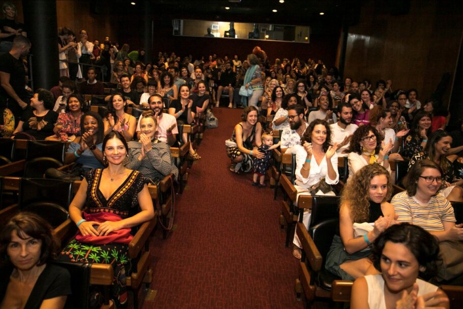 Desde 2015, o Cabíria Festival vem empoderando talentos femininos no audiovisual! Com premiações, mostras de filmes e encontros profissionais, eles já beneficiaram mais de 40 projetos e impulsionaram carreiras
