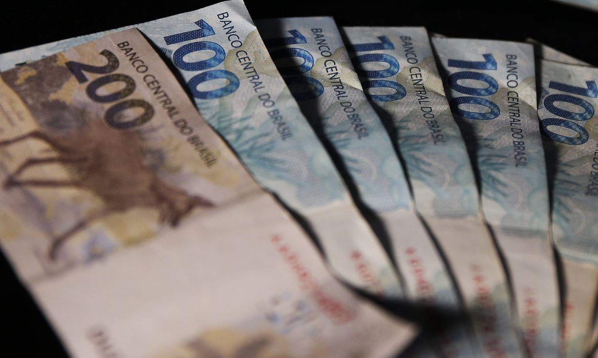 Dinheiro esquecido: Brasileiros ainda não sacaram R$ 7,12 bilhõescatr