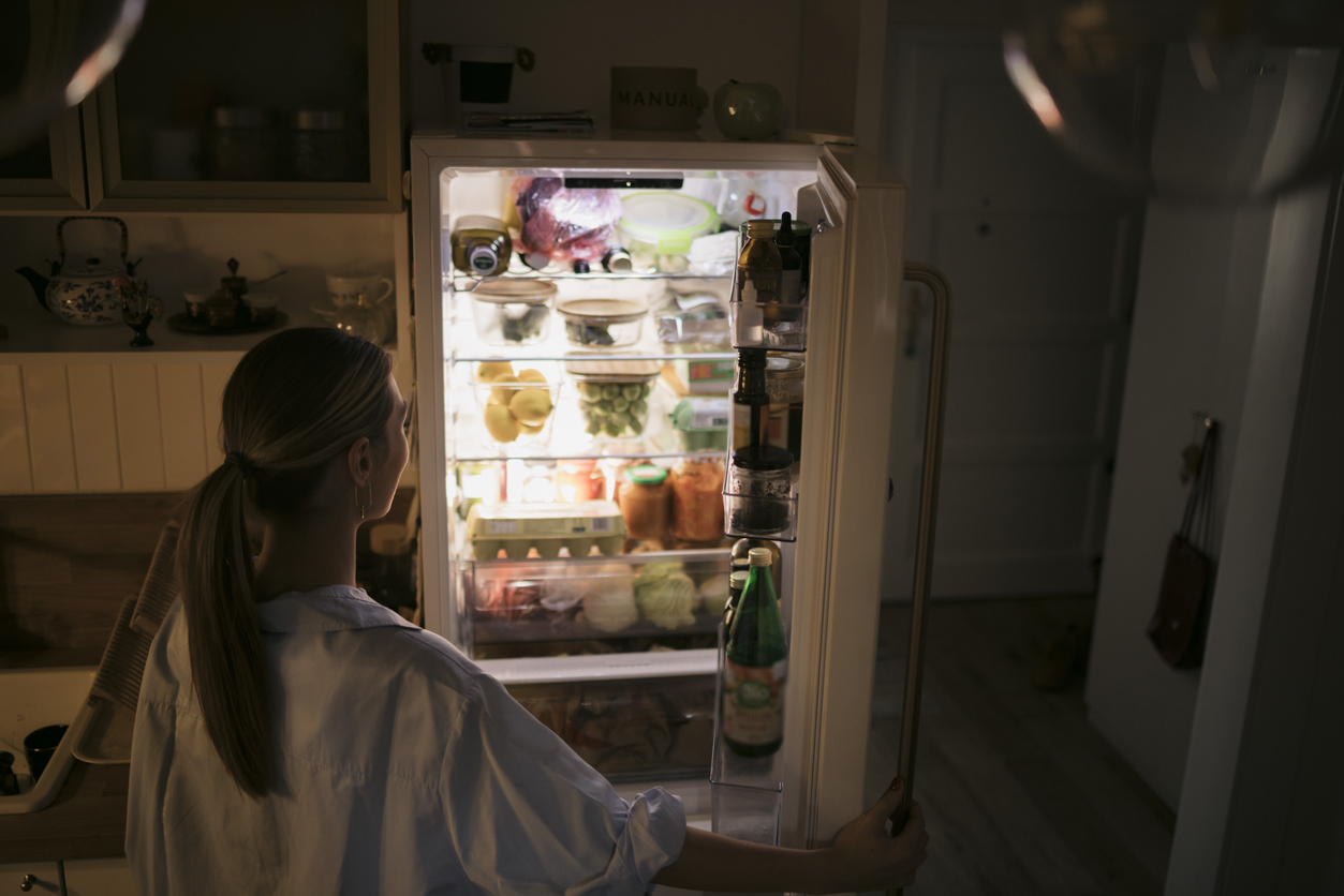 Estudo destaca os riscos de comer alguns tipos de alimentos após às 21h – iStock/Getty Images