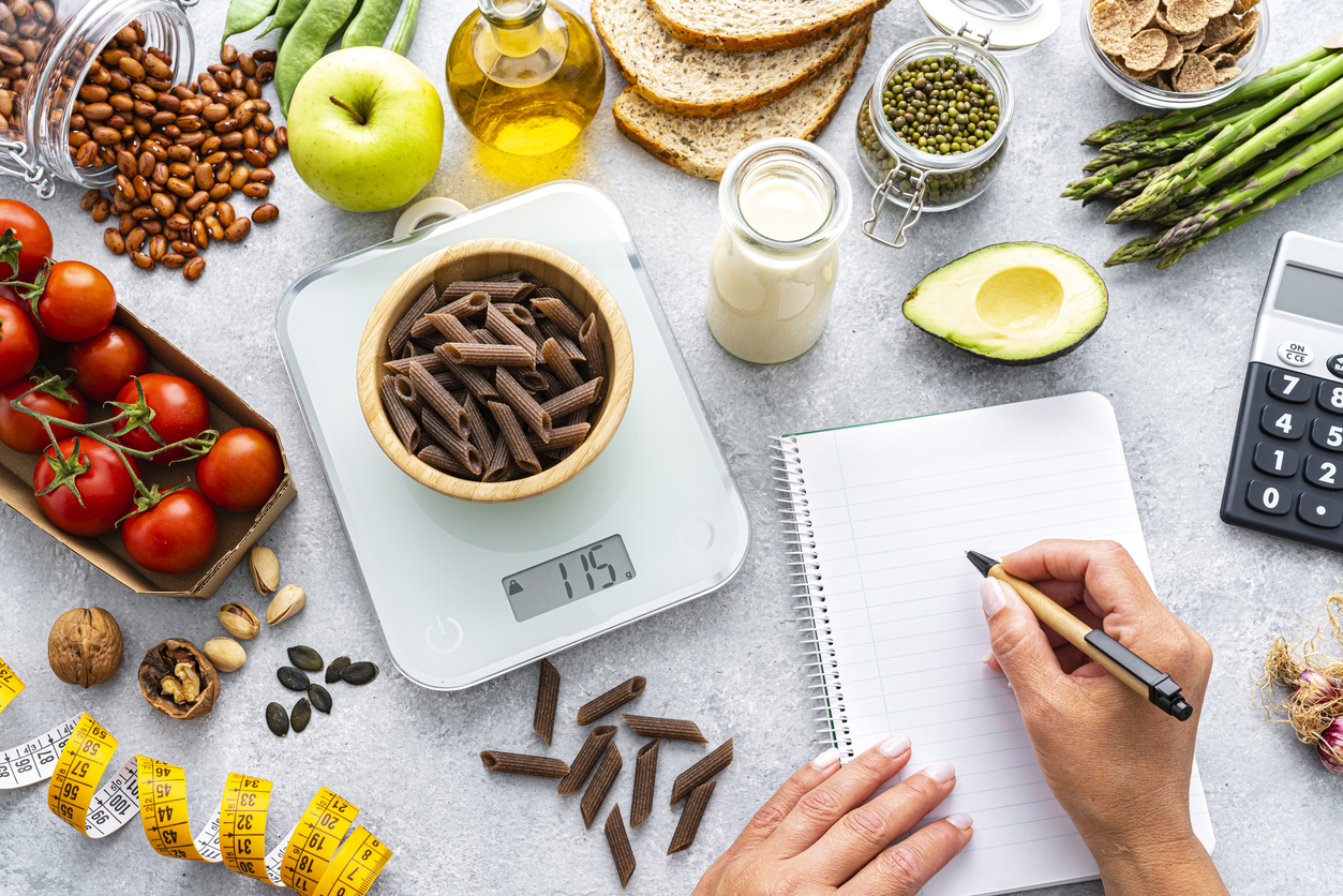 Dieta low carb se define pela diminuição da ingestão de alimentos ricos em carboidratos – iStock/Getty Images