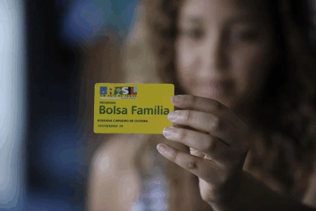 Calendário em mãos: pagamentos do Bolsa Família de junho têm data marcada (dia 16), conforme o final do NIS presente no cartão; veja o cronograma