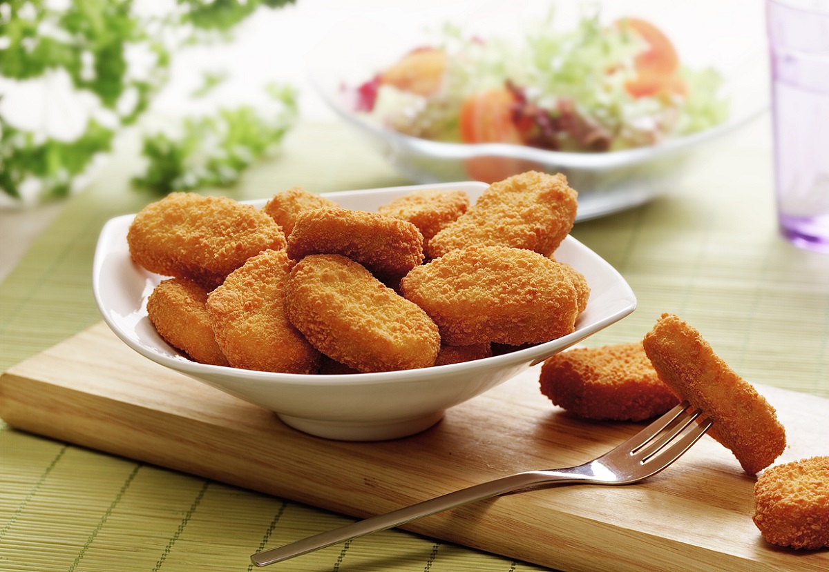 Aprenda a fazer nuggets caseiros perfeitos para uma noite especial