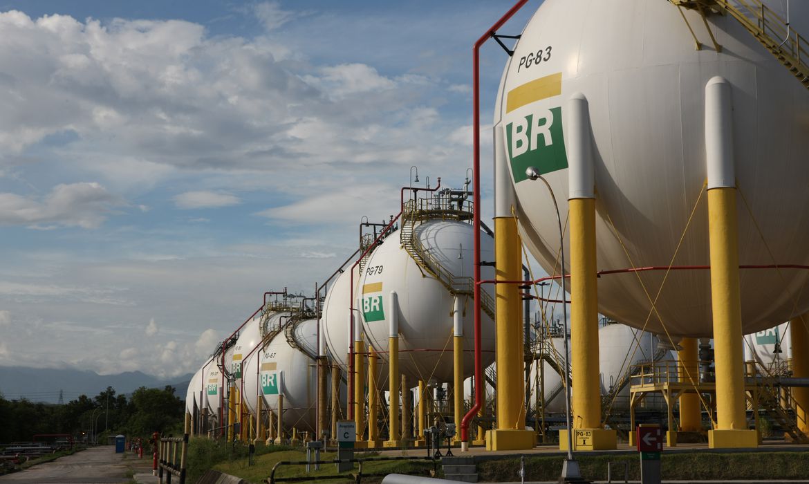 Petrobras anuncia redução de 7,1% no preço do gás natural