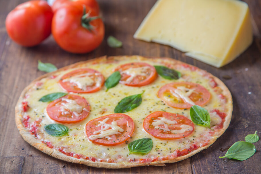 Mania de Churrasco oferece diariamente rodízio de pizza