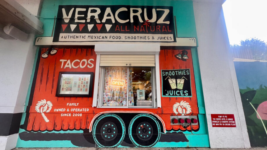 Veracruz All Natural tem tacos e smoothies