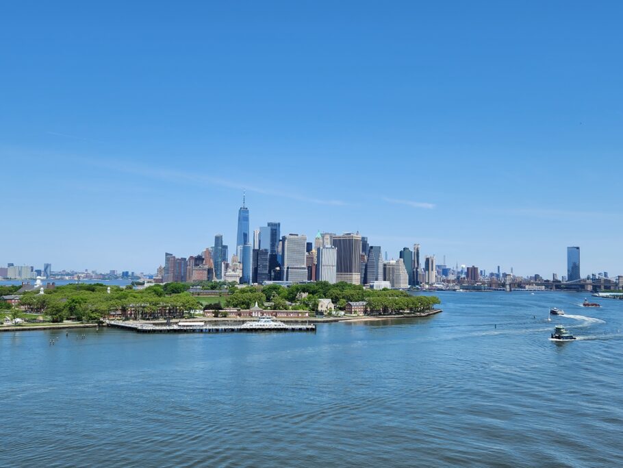 O skyline de Manhattan visto do navio MSC Meraviglia