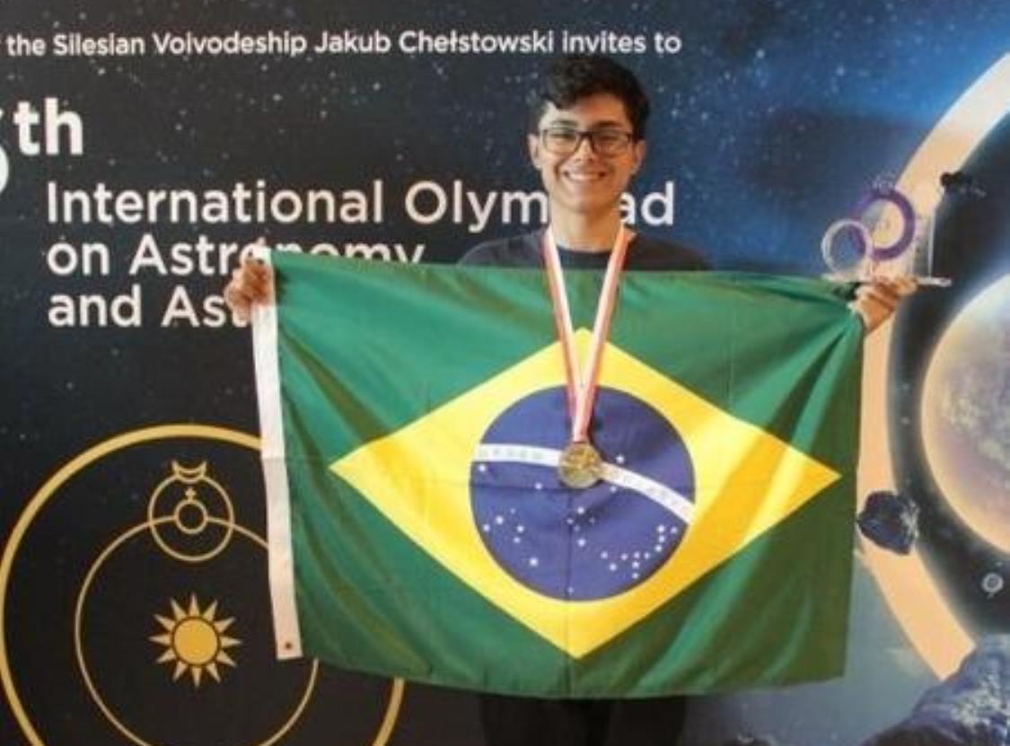 Brasileiro Paulo Henrique leva ouro em Olimpíada Internacional de Astronomia