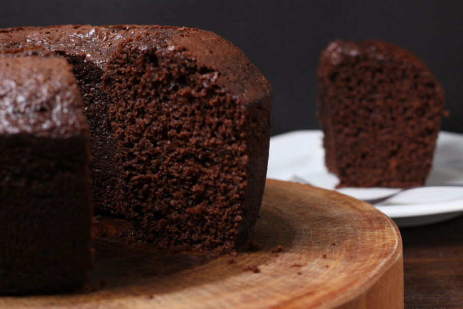 A melhor receita de bolo de chocolate low carb para comer sem culpa