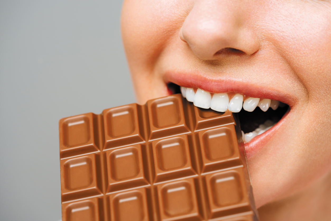 Estudos recentes mostram que, mesmo se a pessoa não consumir frequentemente chocolate, ainda podem ser uma preocupação por conta de substâncias cancerígenas  – iStock/Getty Images