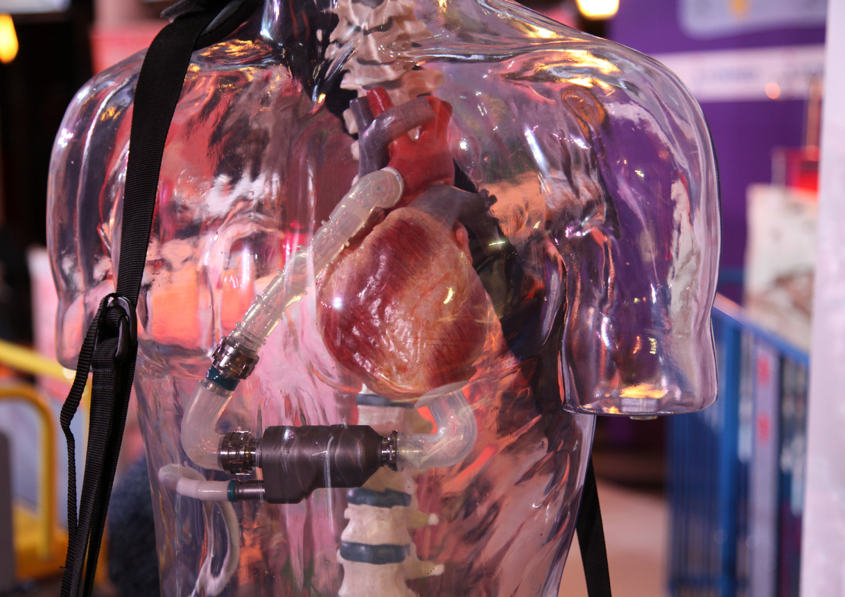 Como funciona o coração artificial?