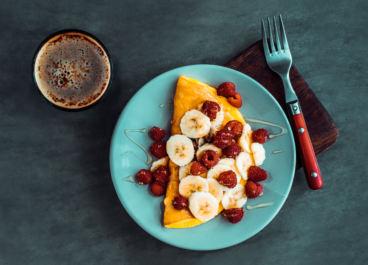 Omelete de banana é ideal para começar o dia com energia e muito sabor