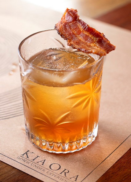 Bacon sendo usado nos drinks do bar Kia Ora!