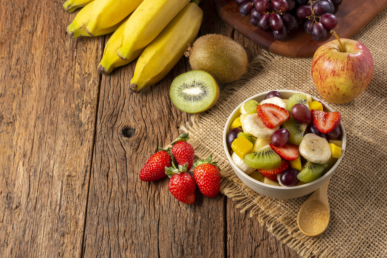 Café da manhã: descubra o segredo para uma salada de frutas prática