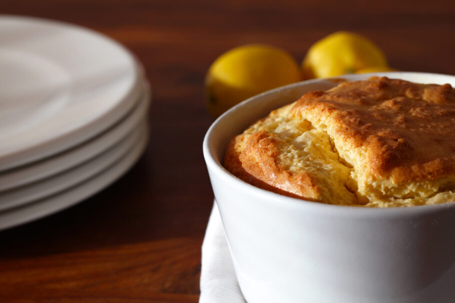Bolo de caneca com limão siciliano: uma explosão de sabor no café da manhã