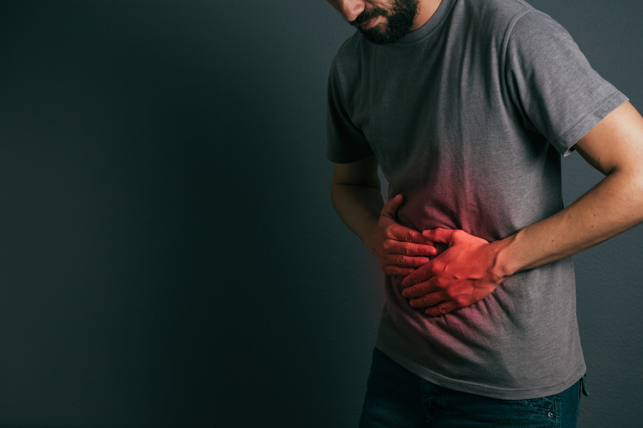 Gastrite pode ser  confundida com outros sintomas de doenças comuns do aparelho digestivo, como refluxo – iStock/Getty Images