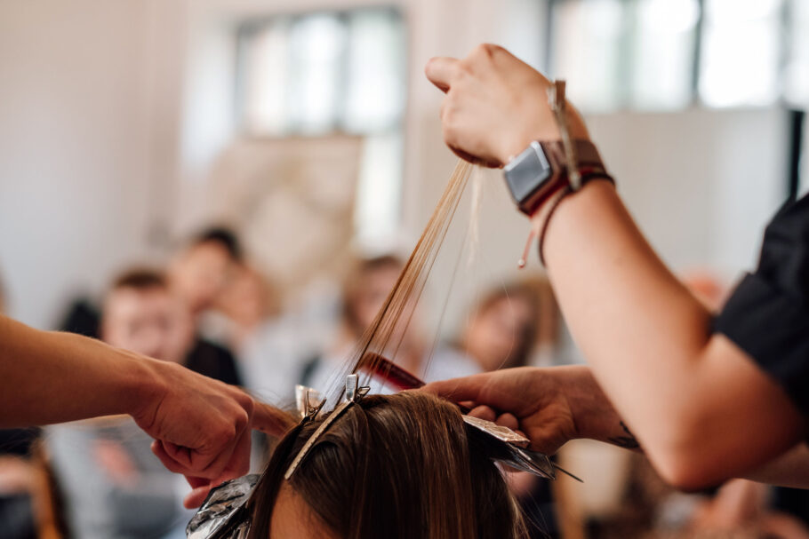 EBC, atacadista da beleza, lança cursos gratuitos para cabeleireiros
