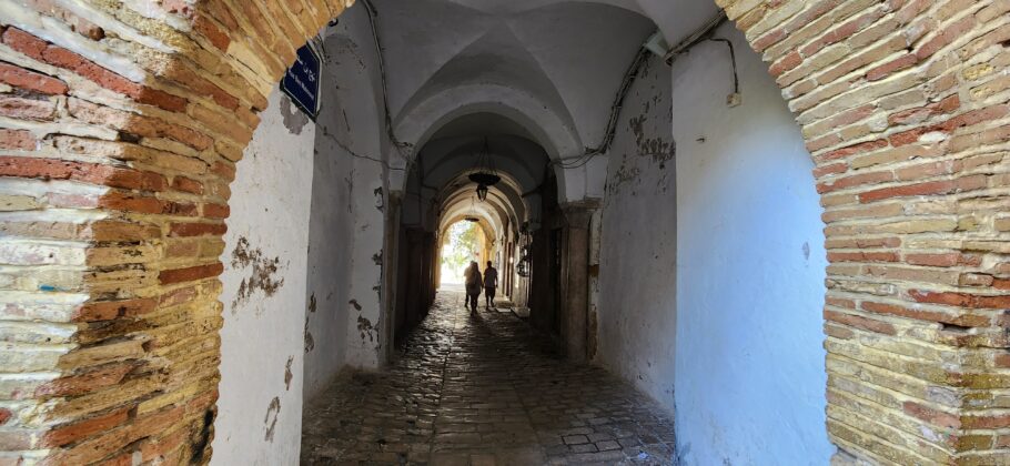 Vielas estreitas da Medina de Túnis