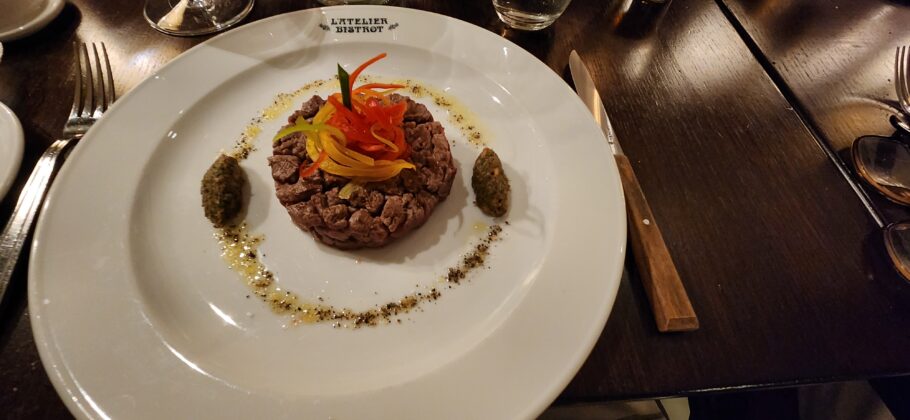 Steak tartare do L’Atelier Bistro, restaurante de especialidade novidade em navios da MSC no Brasil