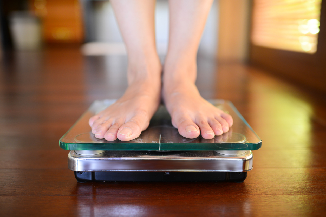 Prevenir o ganho de peso, considerado fator de risco, é uma das formas de evitar o diagnóstico de câncer de próstata – iStock/Getty Images