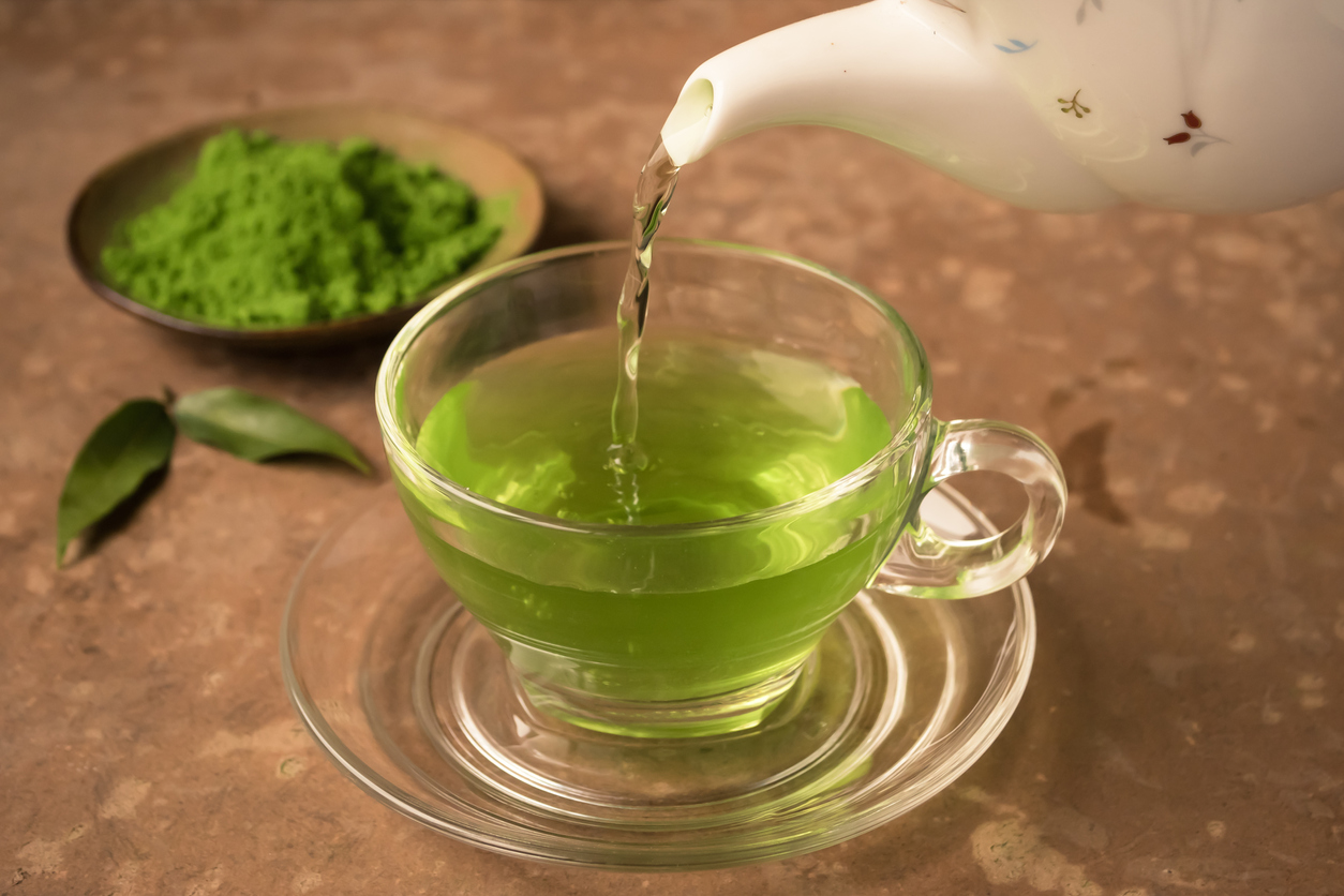 Chá verde reúne uma série de produtos químicos naturais que podem representar risco ao fígado