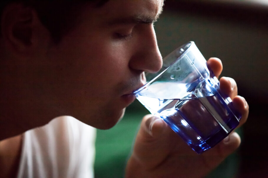 Sentir sede com muita frequência pode ser um sinal de alguma condição de saúde